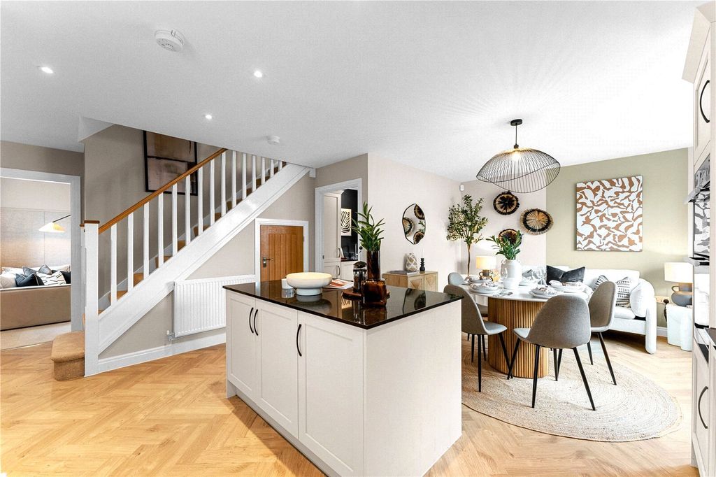 Property photo 2 of 30 Kitchen/Diner