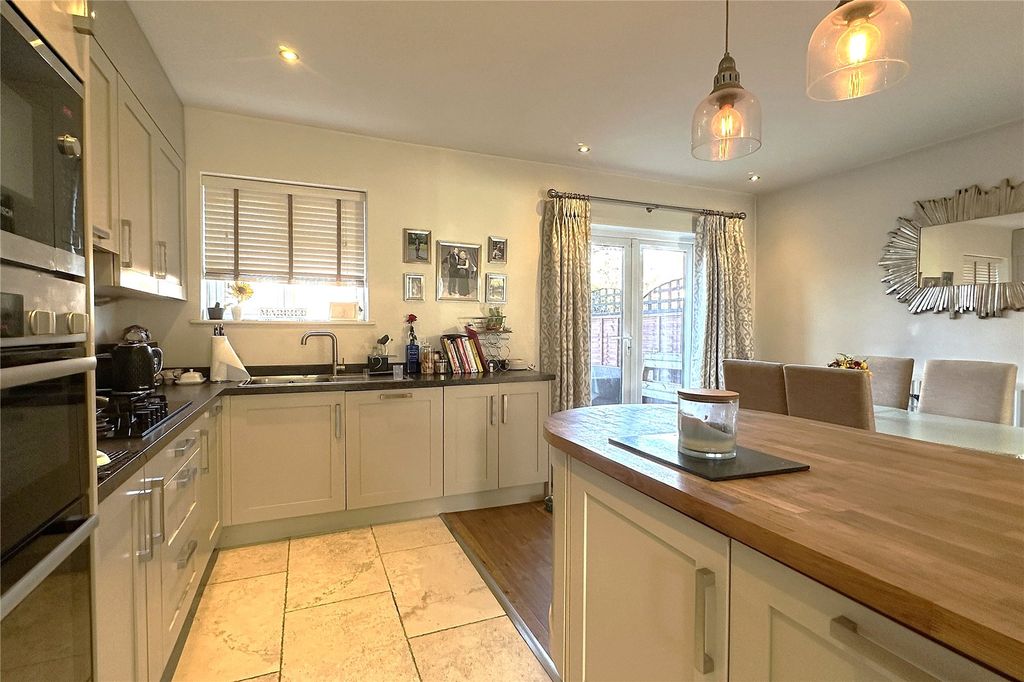 Property photo 2 of 11 Picture No. 09