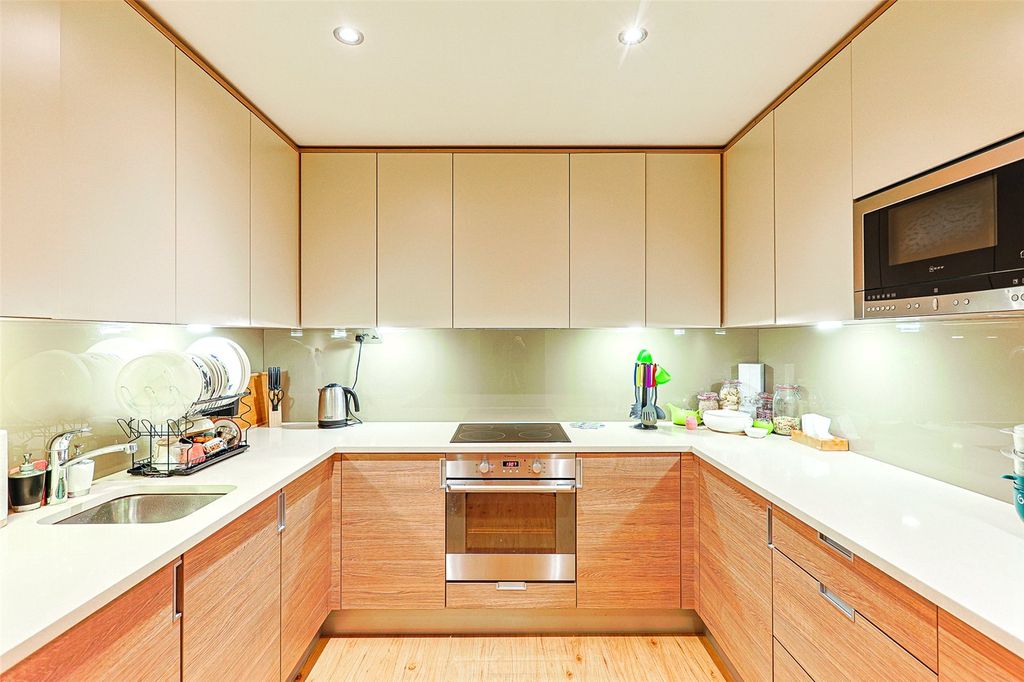 Property photo 2 of 17 Picture No. 10