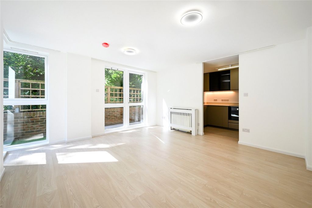 Property photo 3 of 8 Picture No. 05