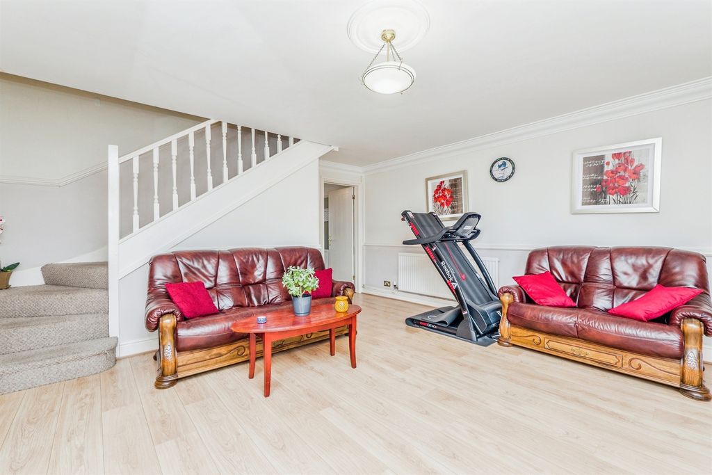 Property photo 3 of 12