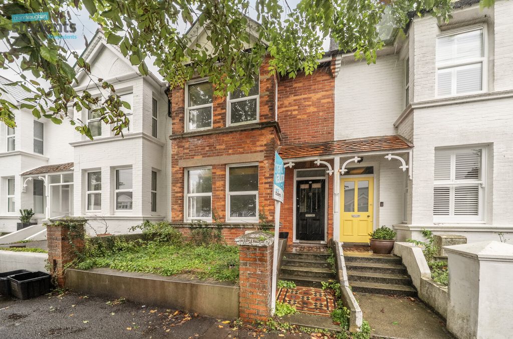 Property photo 1 of 10 06B61673-33E6-47d...