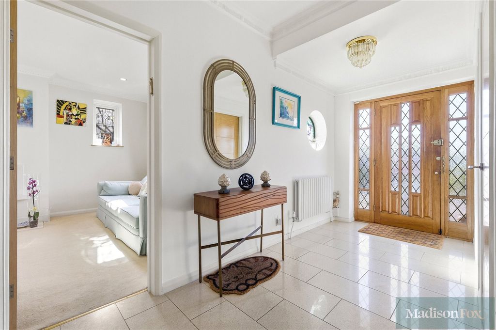 Property photo 3 of 33 Picture No. 19