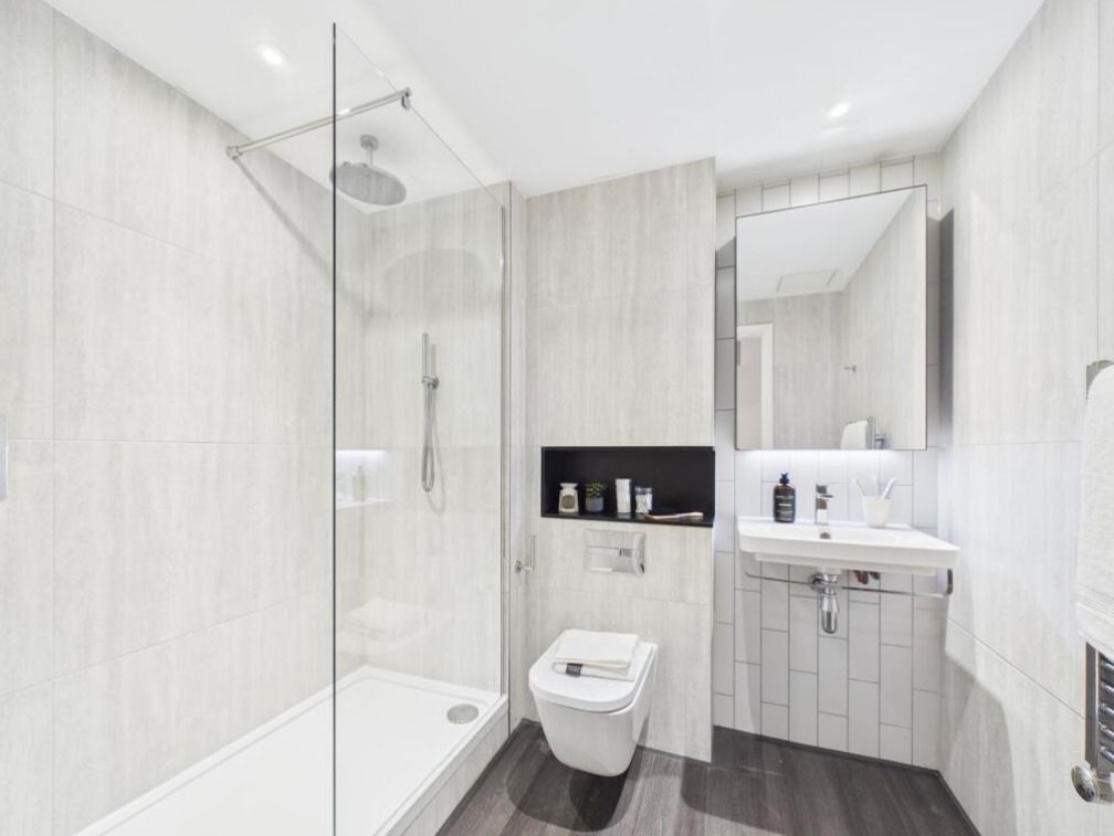 Property photo 3 of 7 Bathroom