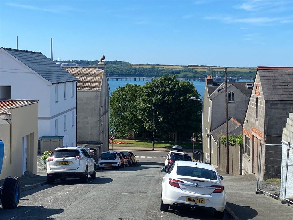 Property photo 2 of 8 Picture No. 08