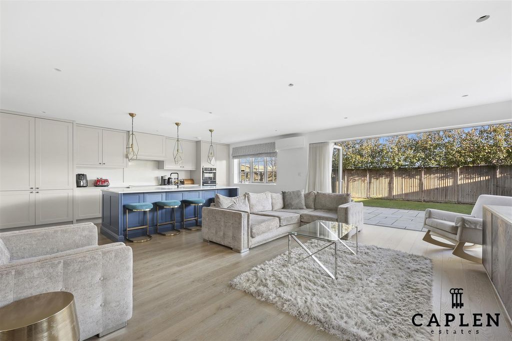 Property photo 2 of 34 4D4A4940.Jpg