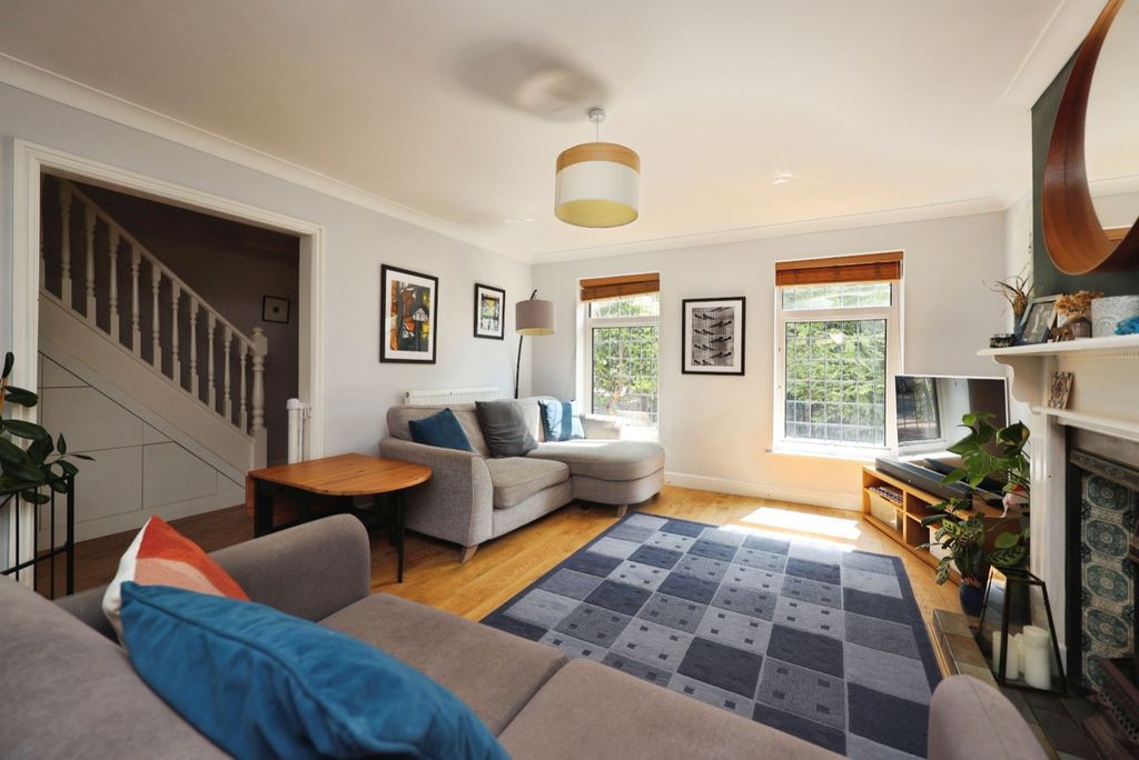 Property photo 2 of 30 5299691