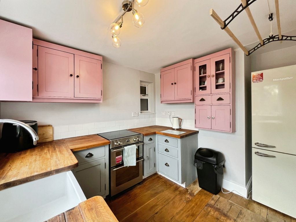 Property photo 2 of 20 4037855
