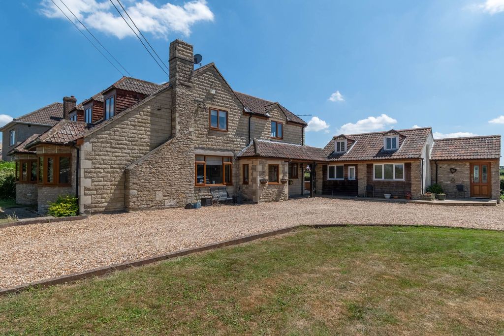 Property photo 1 of 43