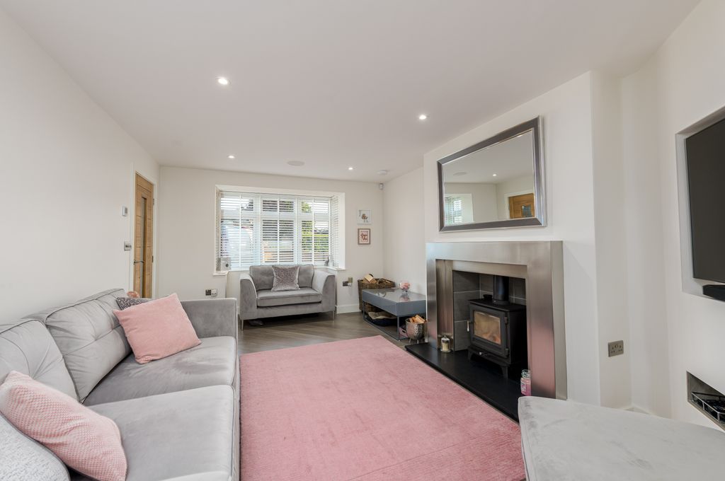 Property photo 2 of 41