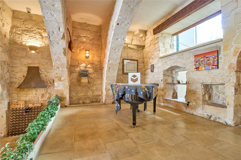 Property photo 3 of 15 Picture No. 05