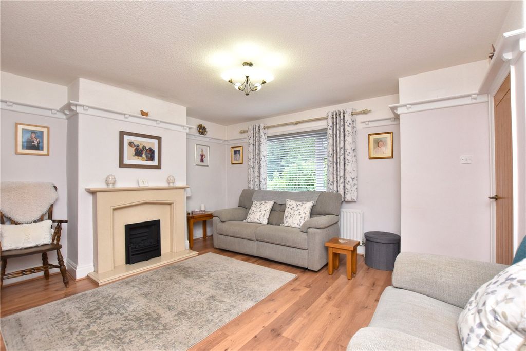 Property photo 2 of 28 Picture No. 18