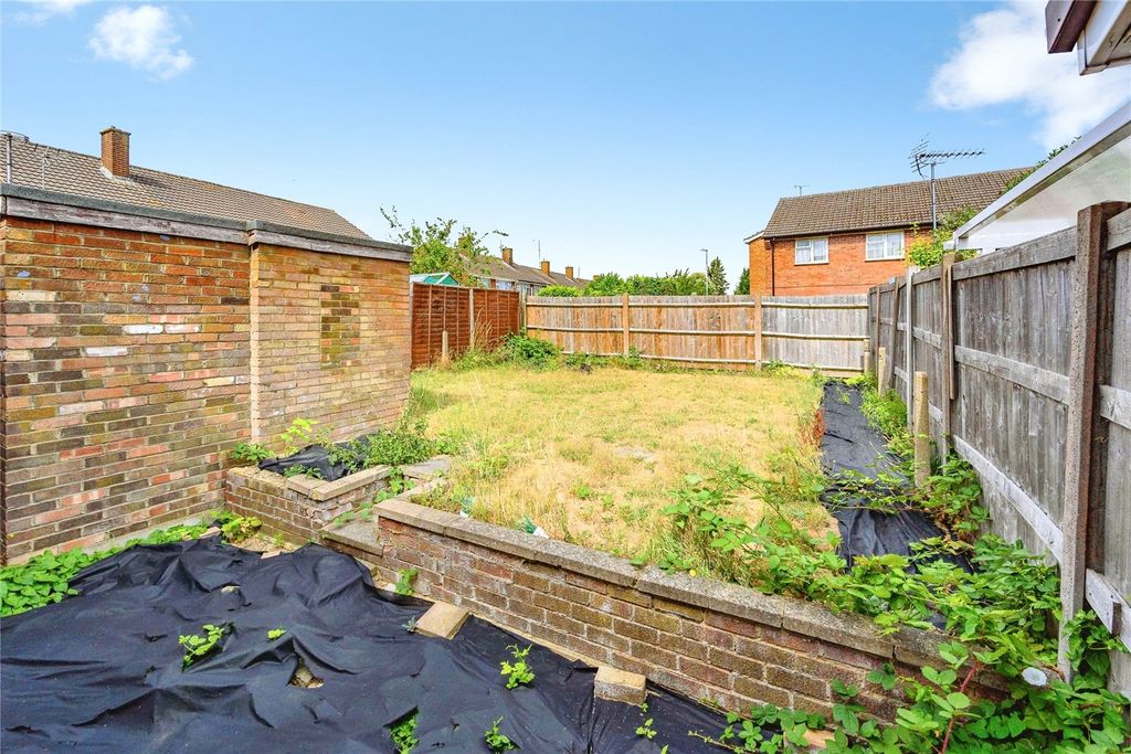 Property photo 2 of 12 Garden