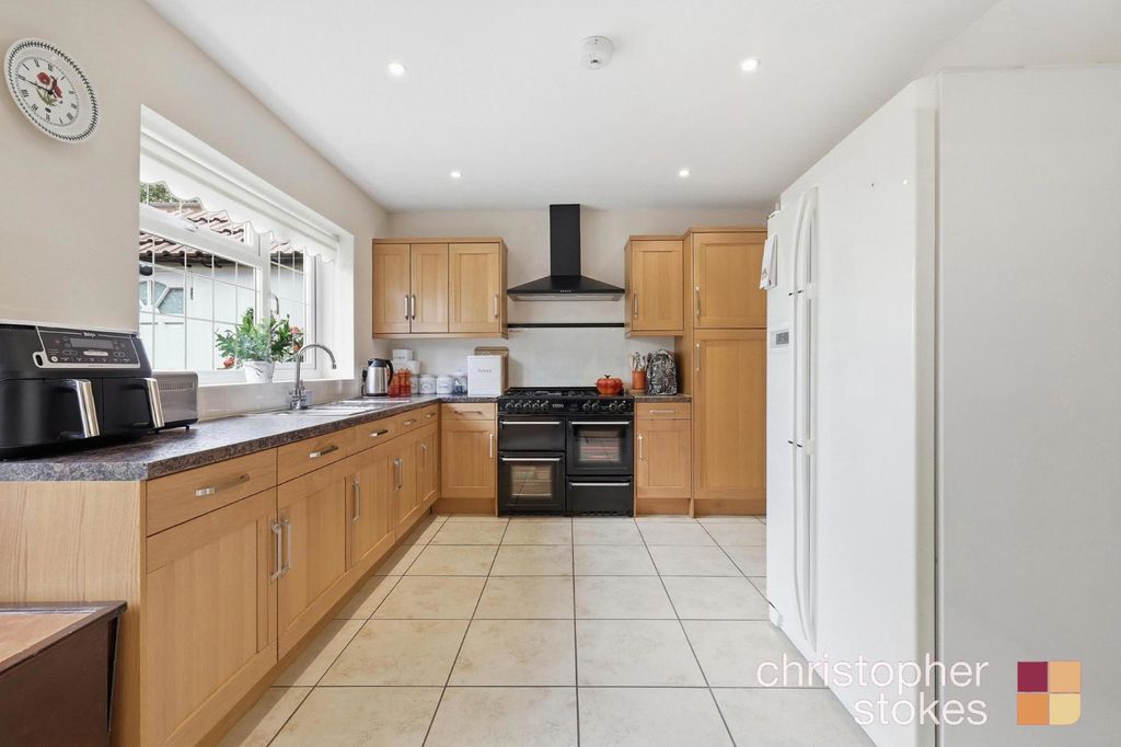 Property photo 3 of 22 5166105