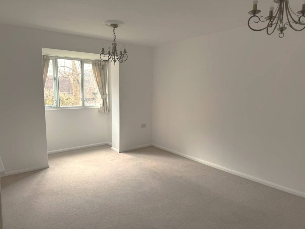 Property photo 3 of 10 Gallery