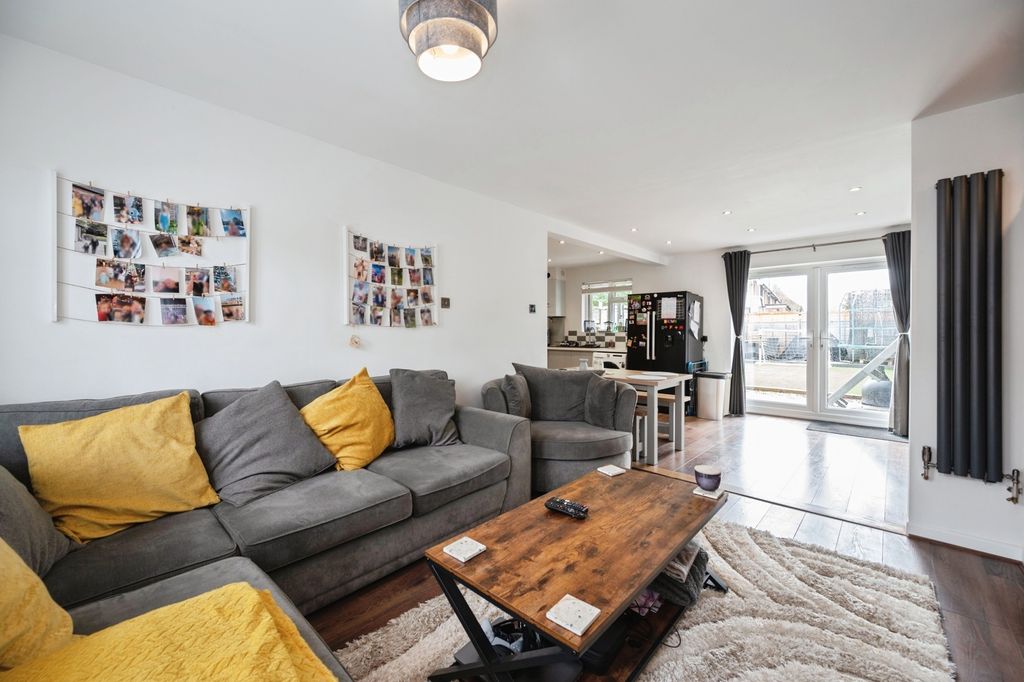 Property photo 2 of 13 Pbox-Img.Jpg