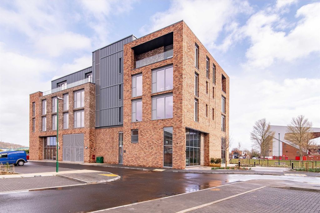 Property photo 1 of 14 (Main)