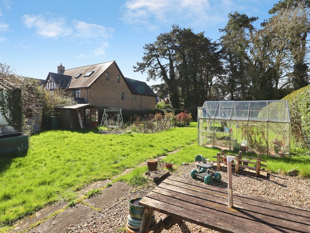 Property photo 3 of 20