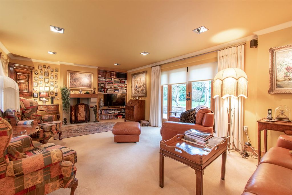 Property photo 3 of 28