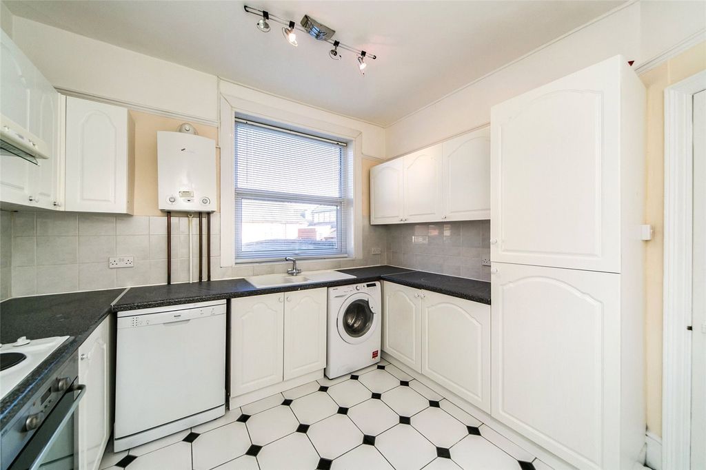 Property photo 3 of 8 Picture No. 09