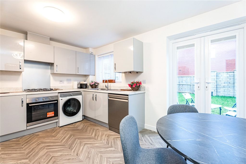 Property photo 2 of 19 Picture No. 15