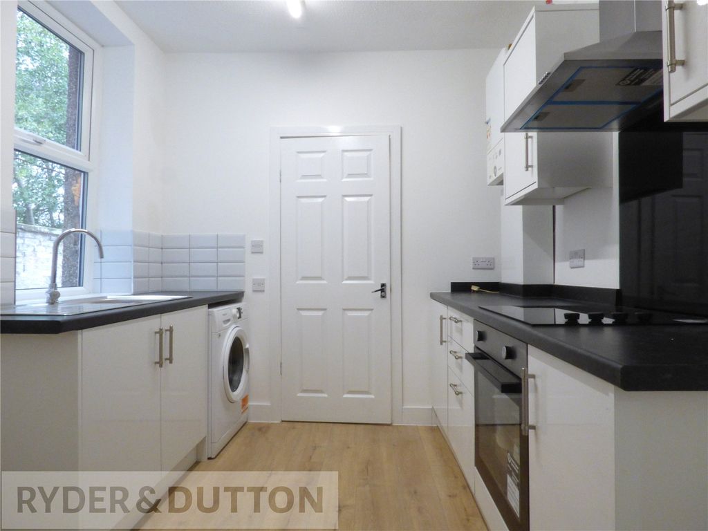 Property photo 3 of 16 Kitchen