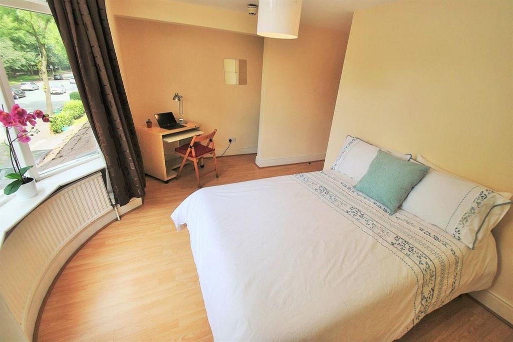 Additional image 5 of 10 bed semi-detached house to rentBirchfields Road Vicotria Park, Manchester M13