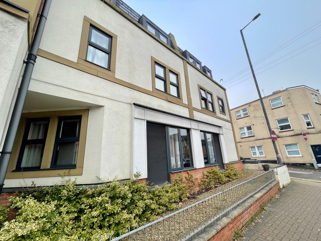 Property photo 1 of 8 View