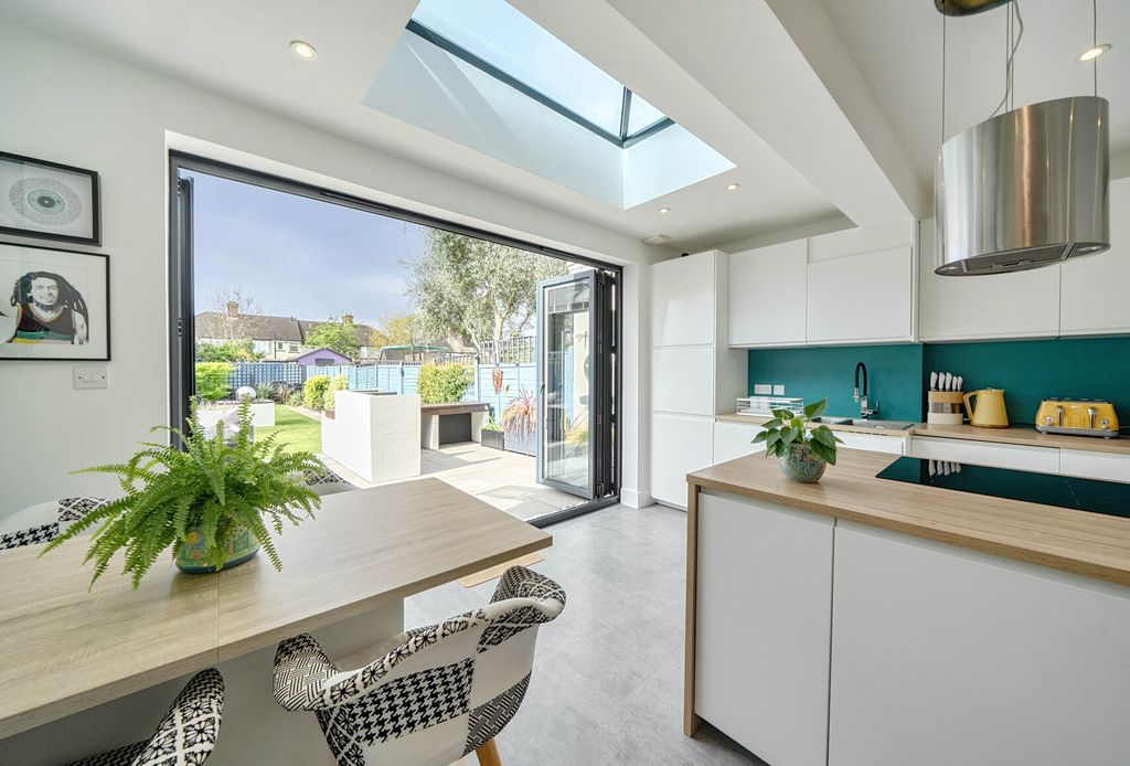 Property photo 2 of 20 Kitchen/Diner