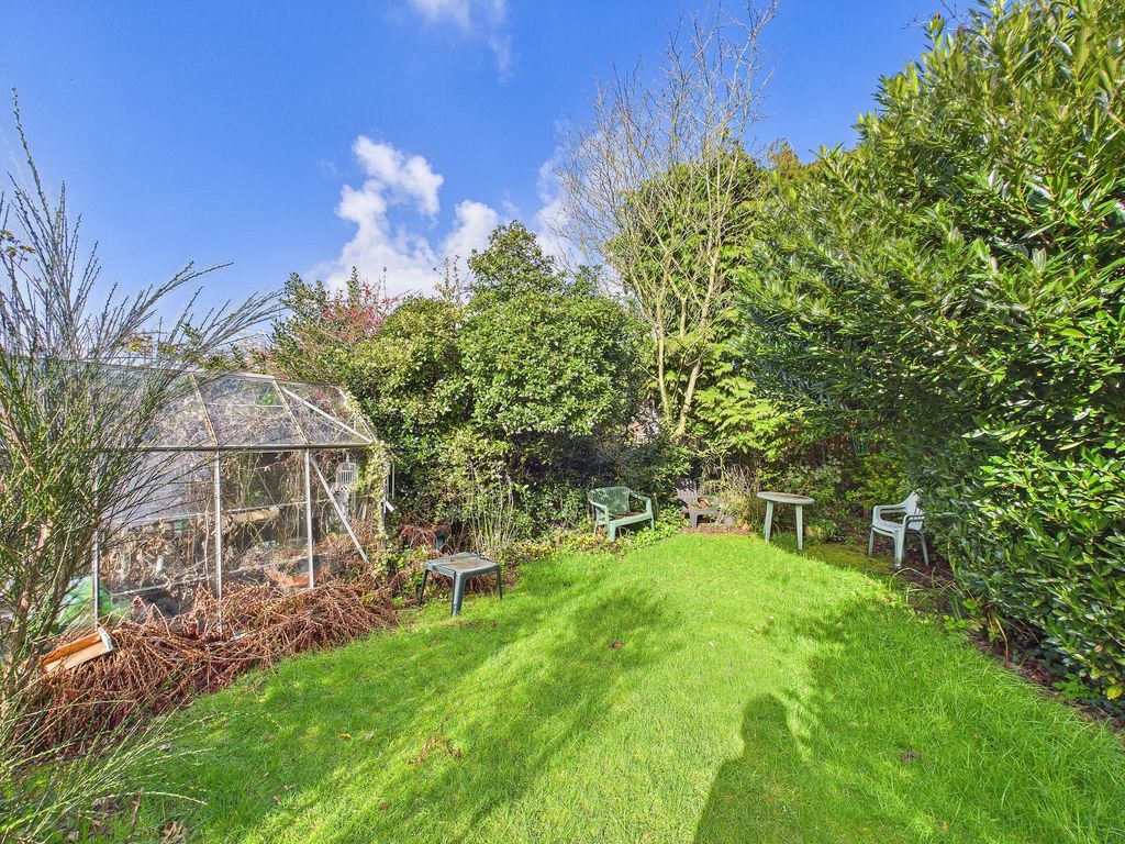 Property photo 2 of 25