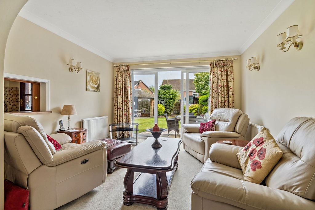 Property photo 3 of 11