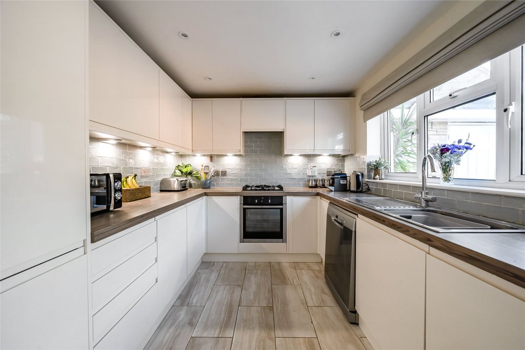 Property photo 2 of 14 Picture No. 51