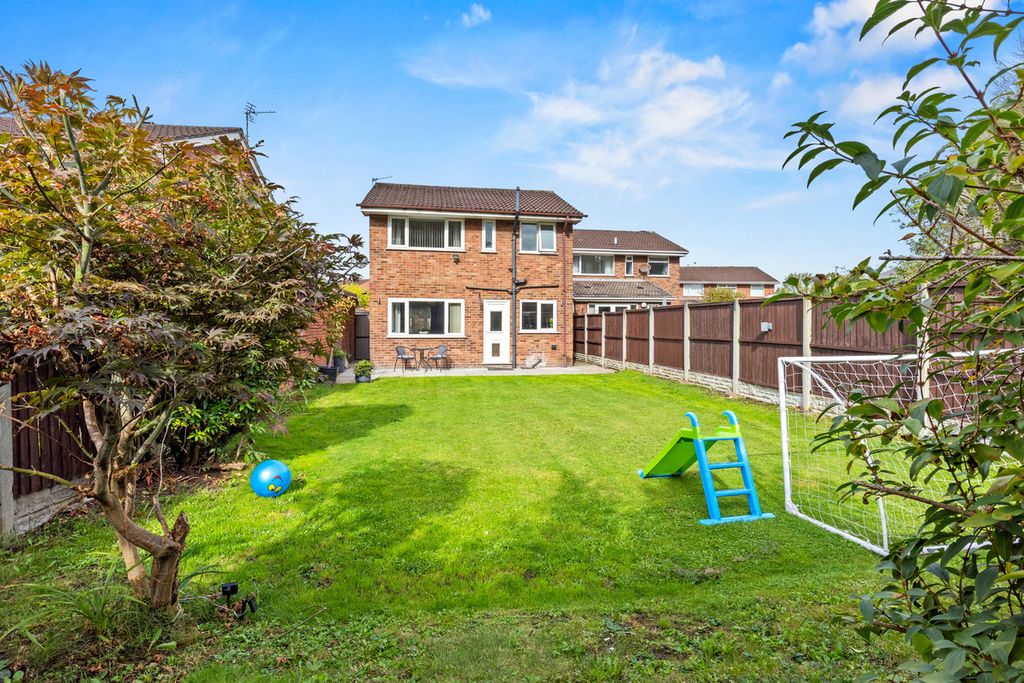 Property photo 2 of 28