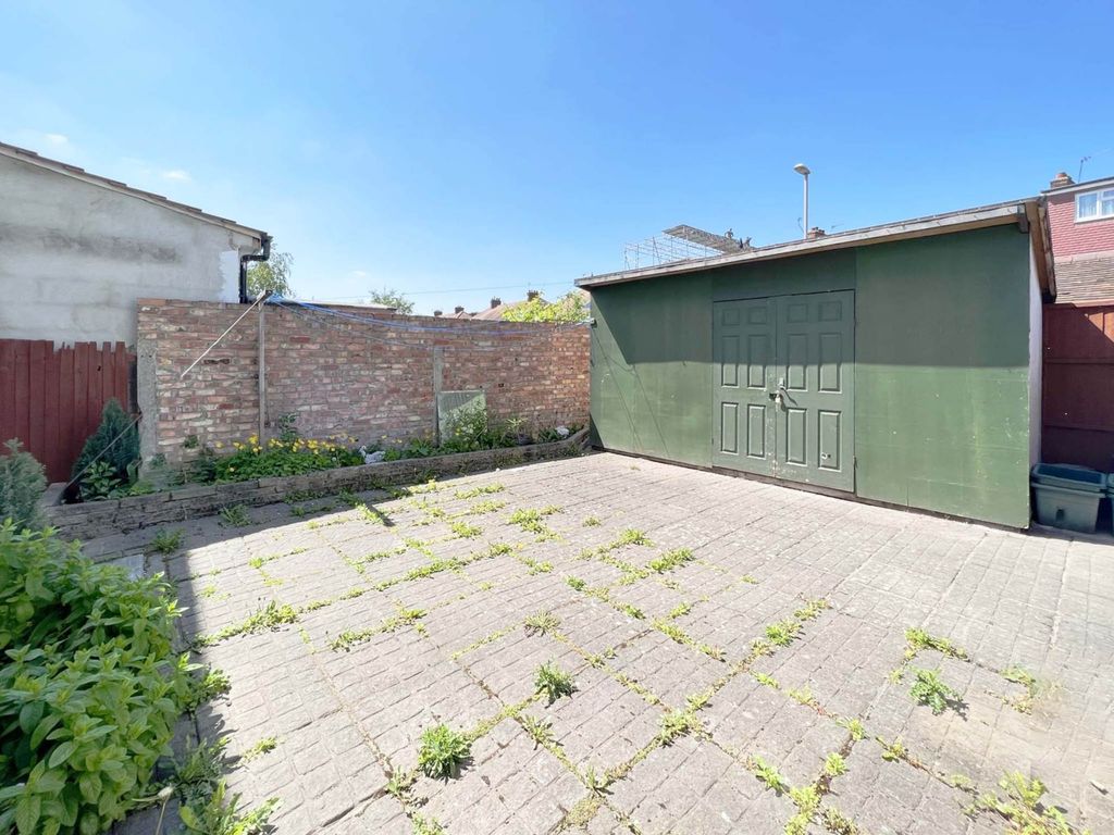 Property photo 3 of 11