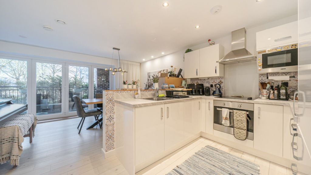 Property photo 1 of 22