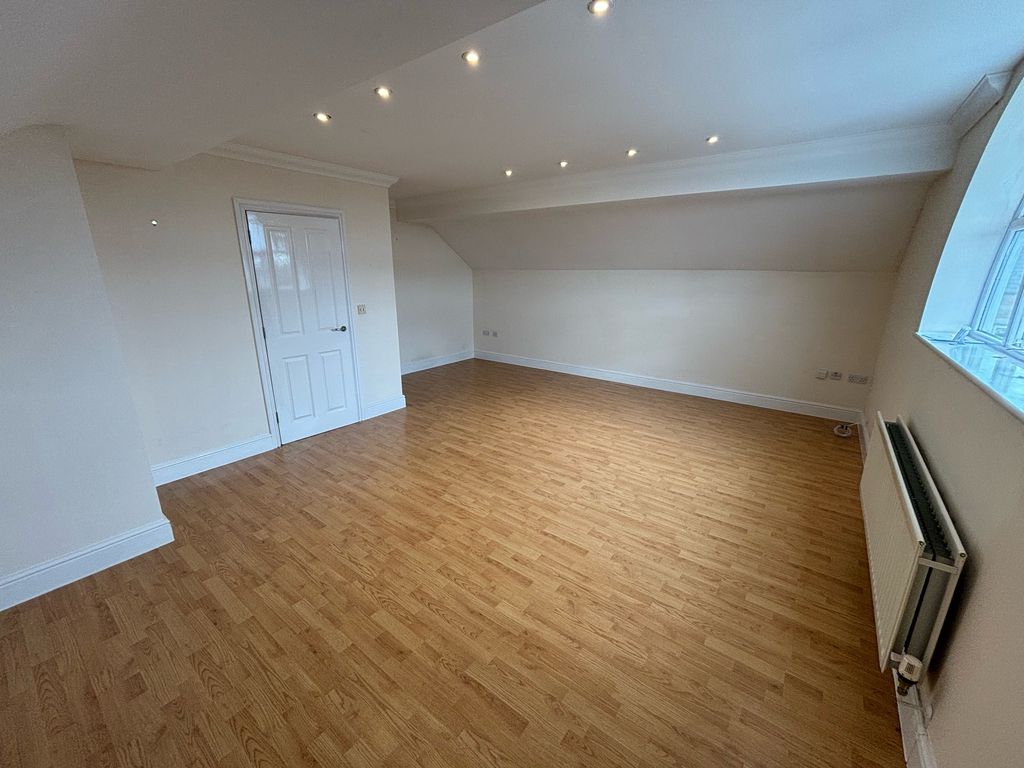 Property photo 2 of 10 Living Room