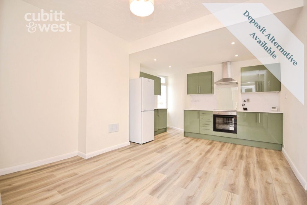 Property photo 1 of 12 Kitchen/Lounge