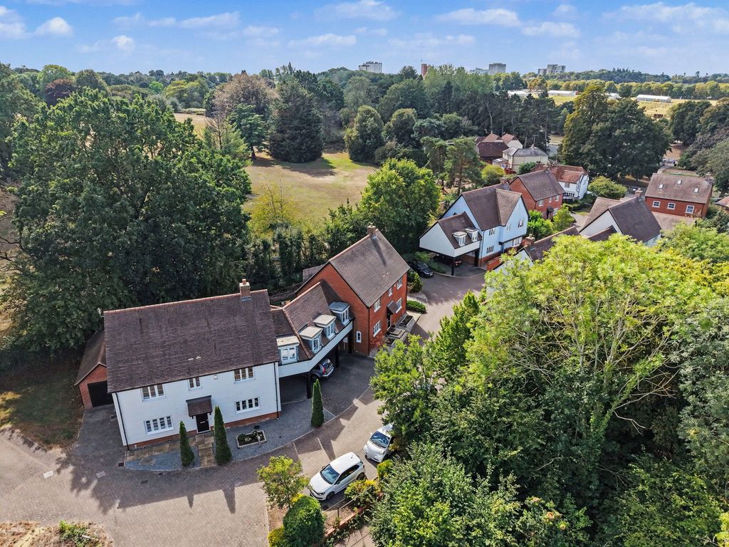 Property photo 2 of 33