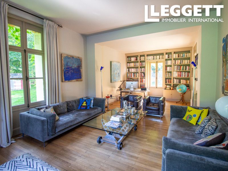 Property photo 2 of 10