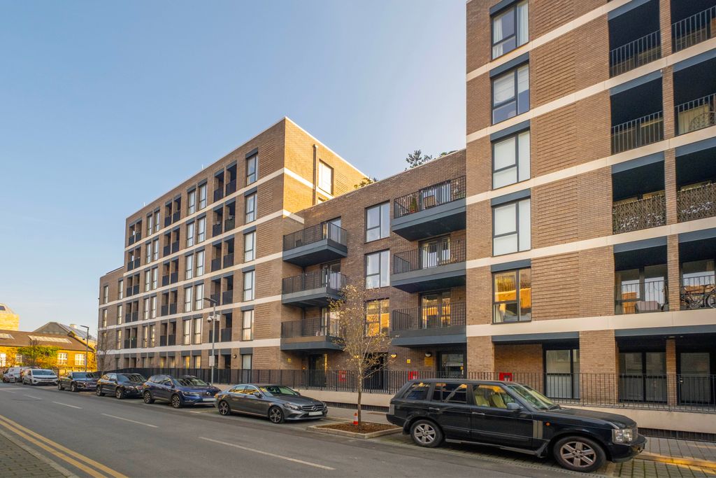 Property photo 2 of 11