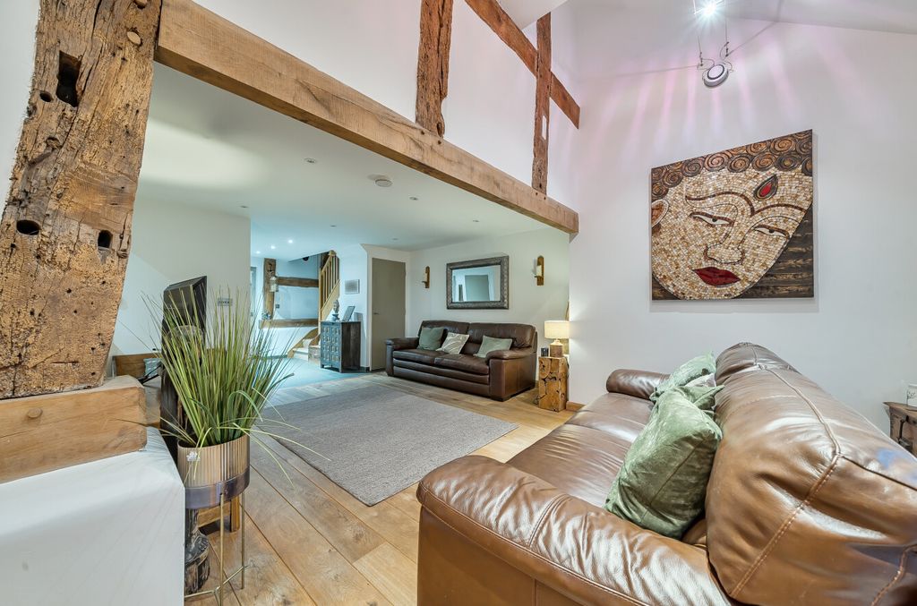 Property photo 3 of 23 1375073-19-690A396A820B2