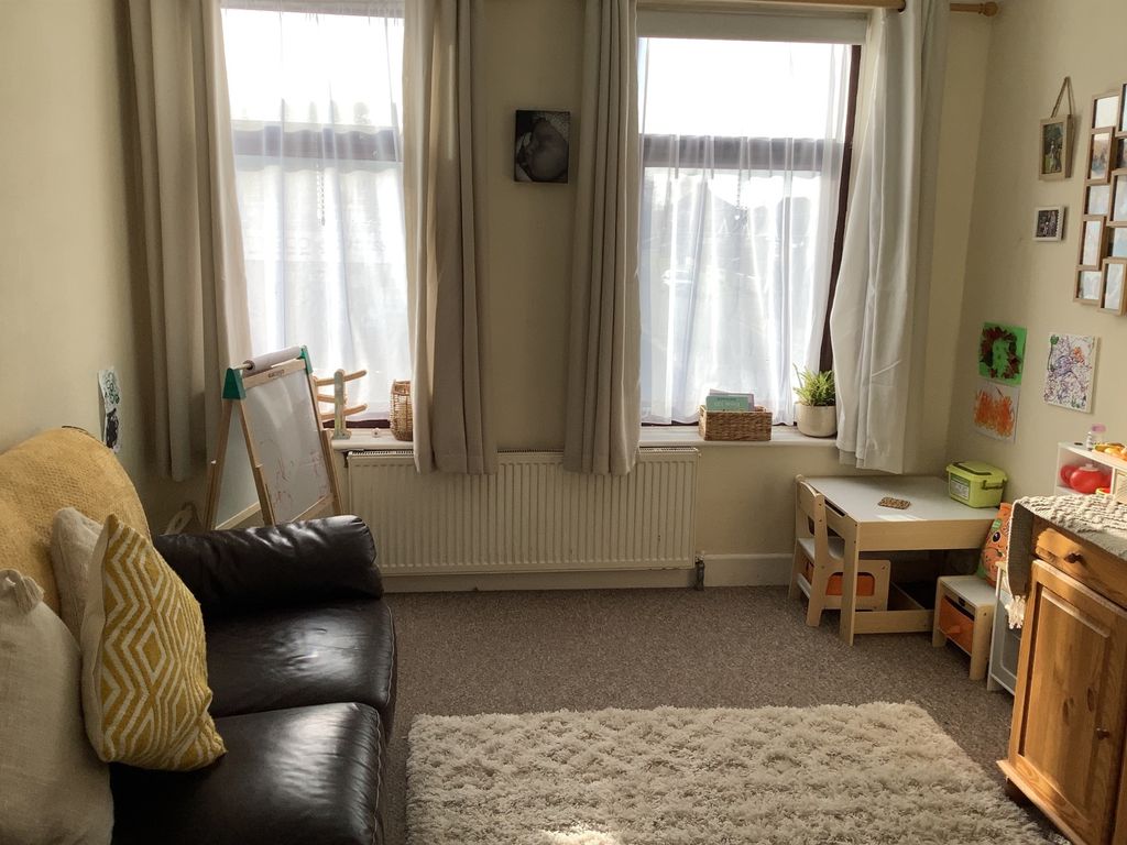 Property photo 2 of 8