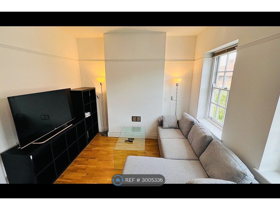 Property photo 1 of 19 Living Room