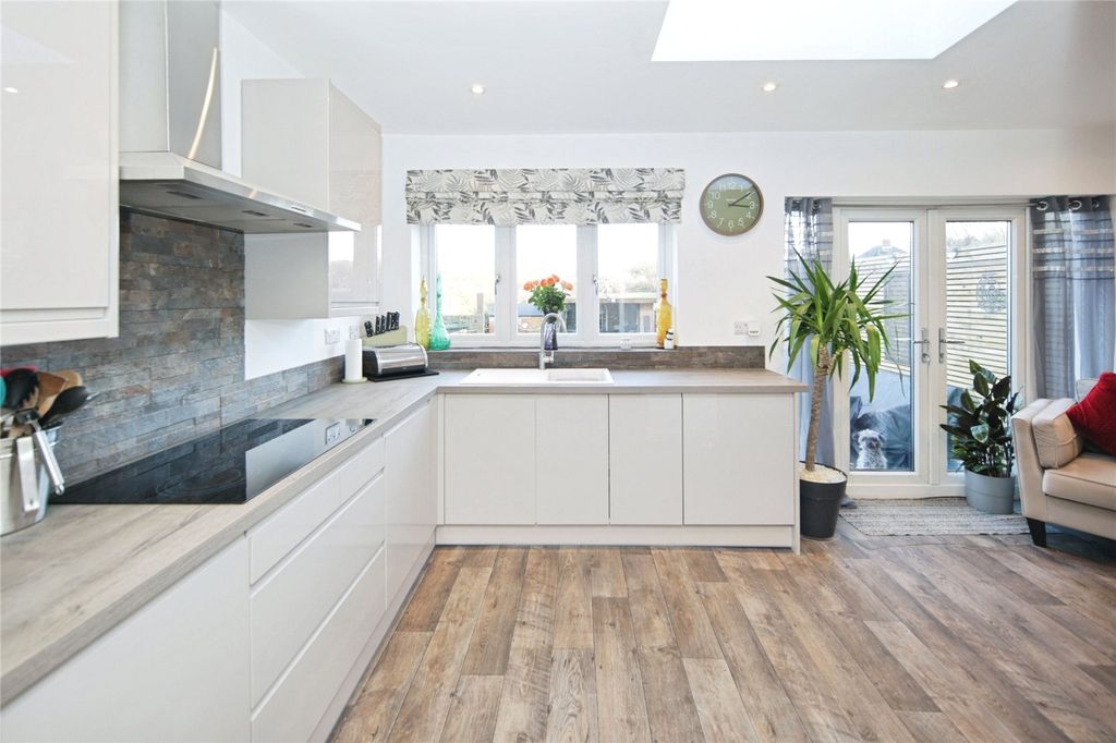 Property photo 3 of 26 Picture No. 02