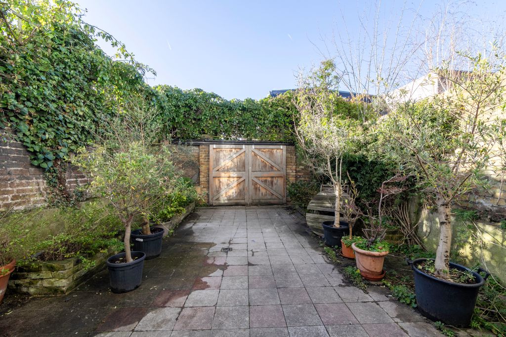 Property photo 3 of 10