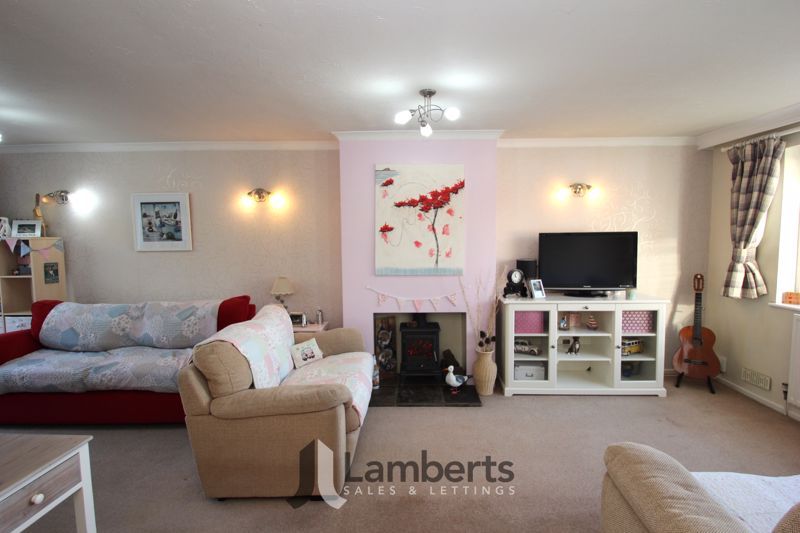 Property photo 2 of 25 Lounge/Diner