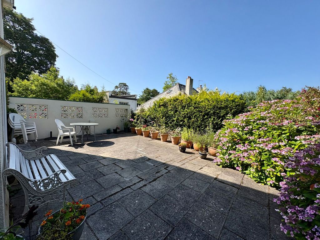 Property photo 2 of 30