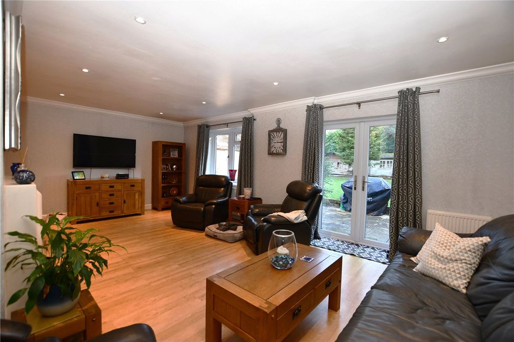 Additional image 4 of 6 bed detached house for saleNine Mile Ride, Wokingham, Berkshire RG40