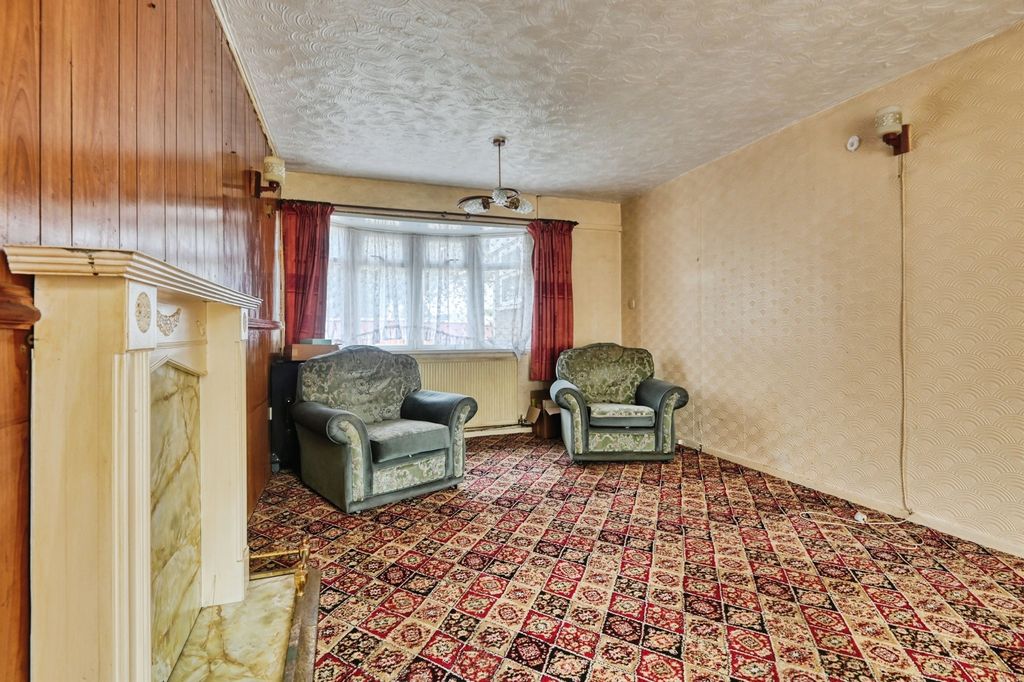 Property photo 2 of 16