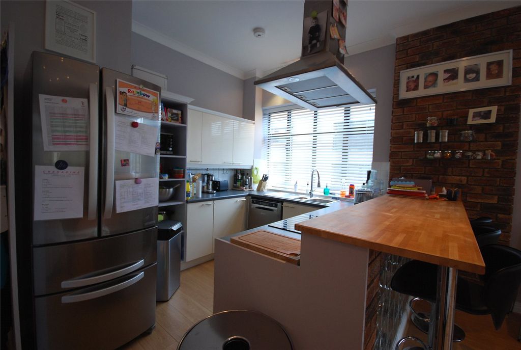 Property photo 3 of 8